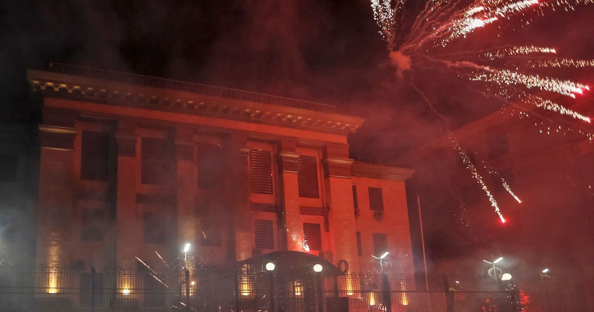 Напад на російське посольство у Києві_3 / © Reuters