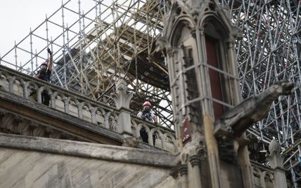 Восстановление Нотр-Дама: французские строители реставрируют собор техникой, которой аж 800 лет