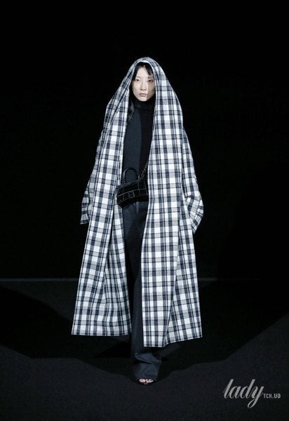 Колекція Balenciaga прет-а-порте сезону осінь-зима 2019-2020 / © East News