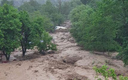 Смыло все, а дали 50 тысяч: на Прикарпатье вспыхнул скандал из-за распределение помощи после наводнения