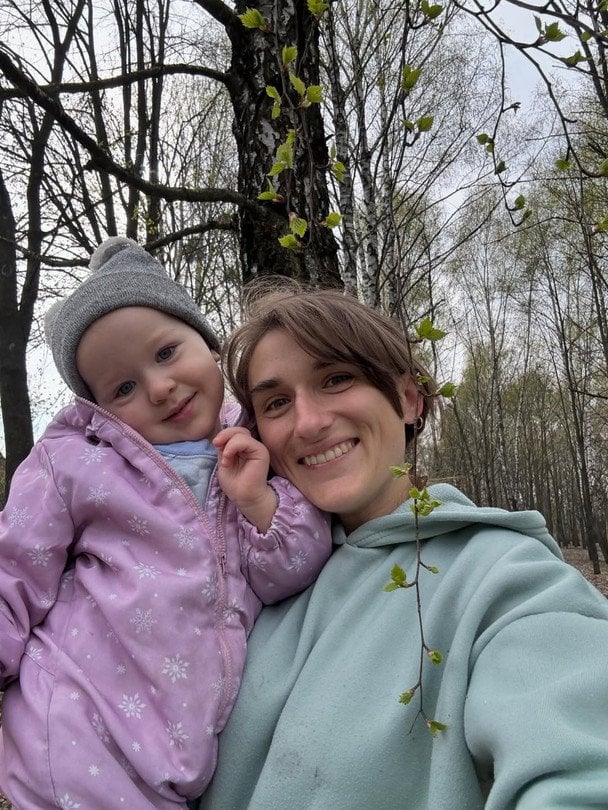 Блогерка Даша Євтух після виїзду з України розкрила, в якій країні житиме з донькою