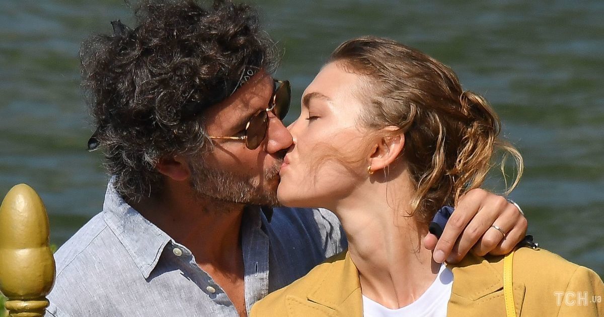 Арізона М'юз з чоловіком Боніфасом