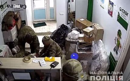 Виносили спідню білизну та побутову техніку: на Київщині повідомили про підозру ще вісьмом окупантам-мародерам