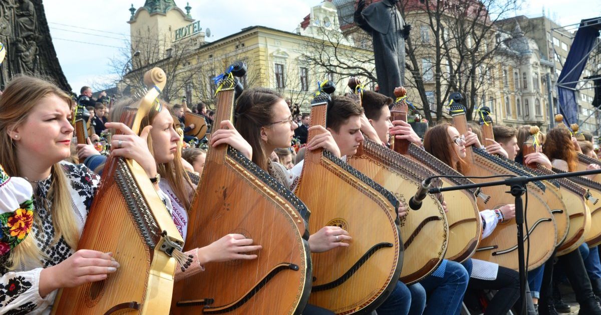 У Львові на згадку про Шевченка встановлено рекорд гри на бандурах