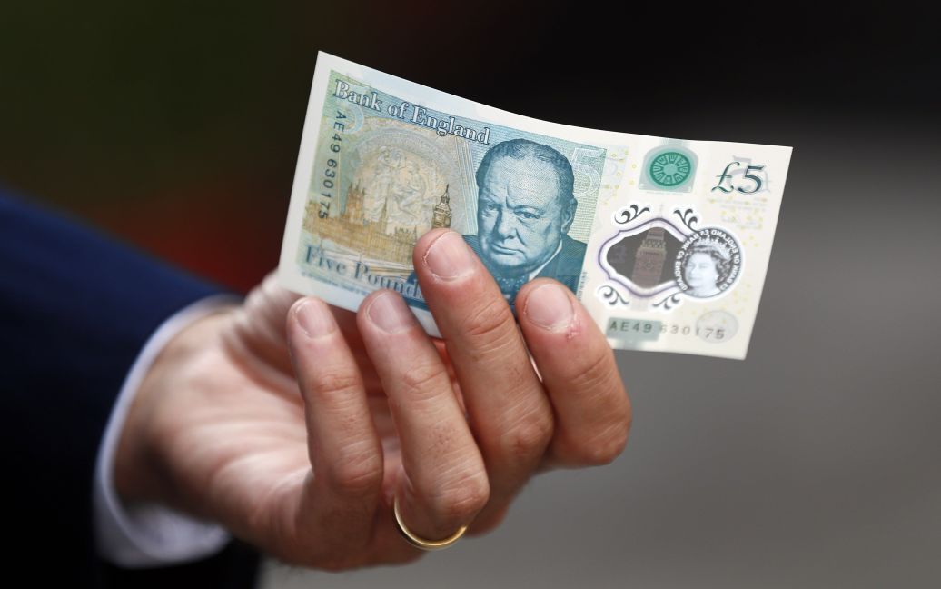 Банк Англии представил пластиковую банкноту / © Reuters
