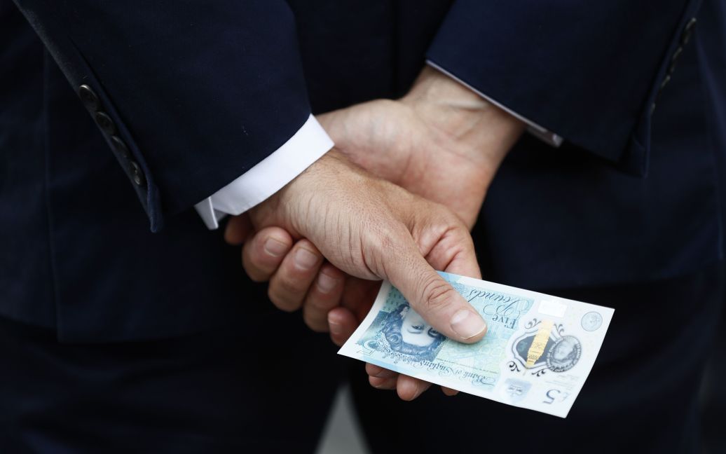 Банк Англії представив пластикову банкноту / © Reuters