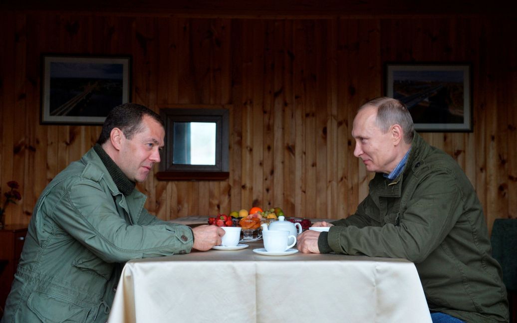 Фото с поездки Путина и Медведева / © Reuters