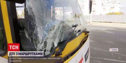Новини України: десятеро людей, серед яких дитина, травмувалися в ДТП у Луцьку