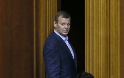 Евросоюз предварительно продлил санкции против беглеца Клюева