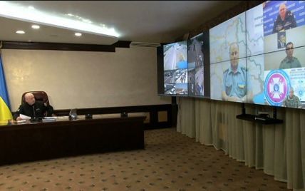 Турчинов и бывший пресс-секретарь Порошенко отреагировали на видео Данилюка с пустой ситуативной комнатой