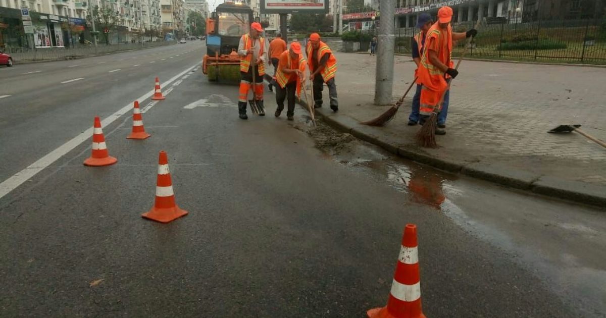 В "Киевавтодоре" отчитались об уборке столичных улиц после ночного ливня