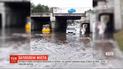Водяная ловушка: в Херсоне и Николаеве из-за ливней тонул транспорт