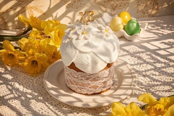 Паска без яєць і молока за 60 хвилин: виходить настільки ніжна, що важко повірити