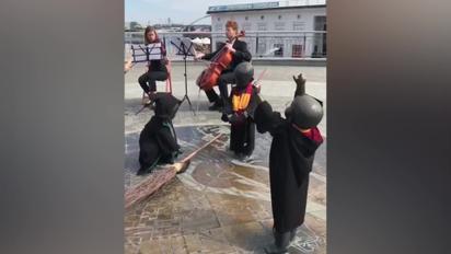 Малюки-засновники Києва стали учнями Гоґвортсу 