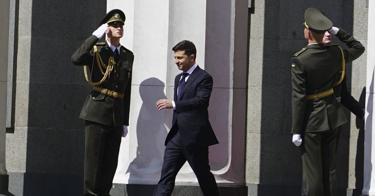 Інавгурація, заяви про звільнення та перший указ. Як минув перший день президентства Зеленського