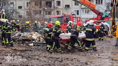 В разрушенном доме в Полтаве нашли еще одну погибшую: (видео 18+)