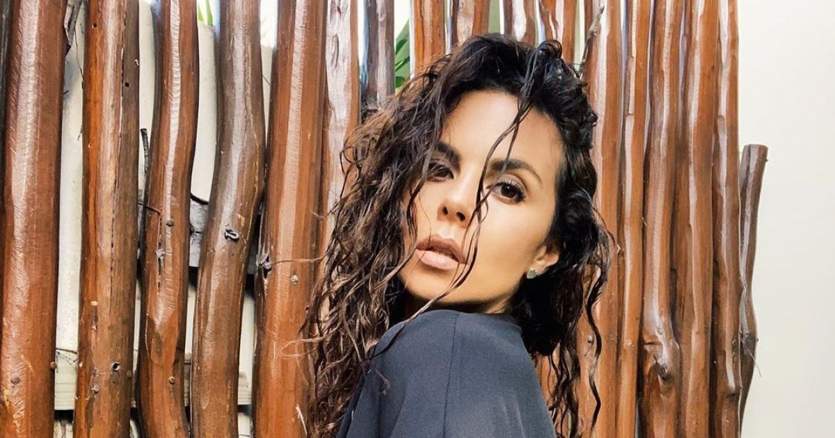 Млосна Каменських у мереживному пеньюарі без спіднього поміркувала про сексуальну енергію