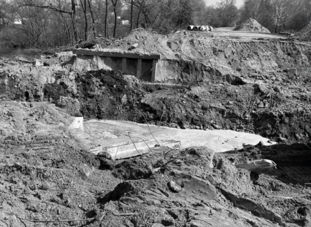 Так выглядел мост во время оккупации Киевщины российскими захватчиками / Фото: Служба восстановления и развития инфраструктуры в Киевской области