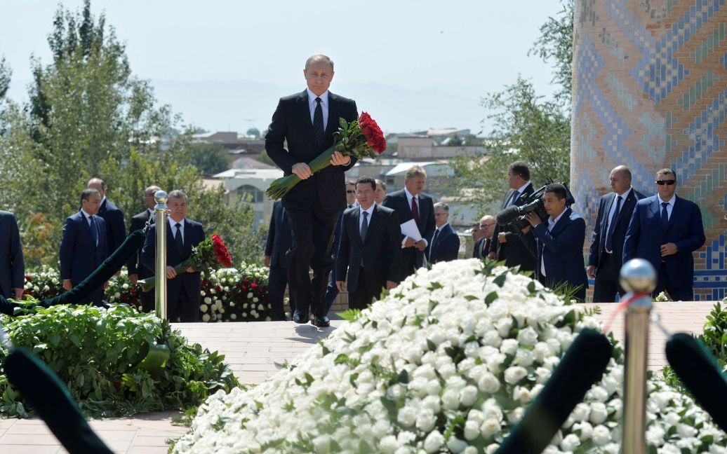 Путін відвідав місце поховання Карімова / © Reuters