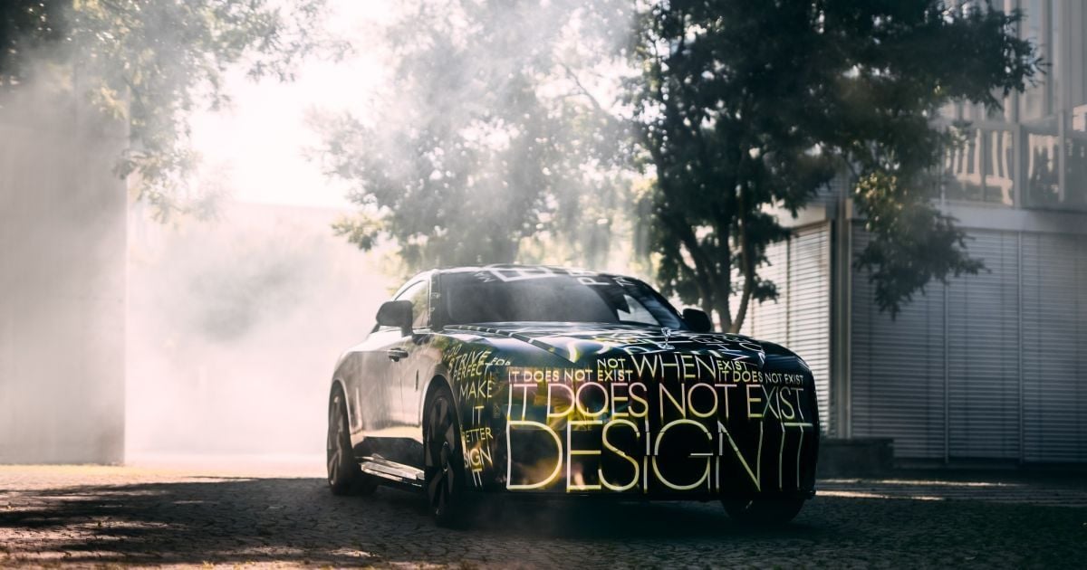 Rolls-Royce анонсував вихід свого першого електрокара