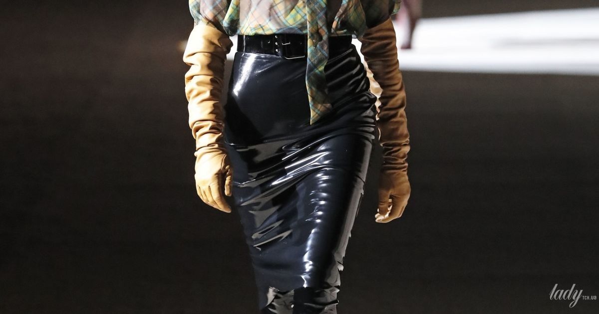 Коллекция Saint Laurent прет-а-порте сезона осень-зима 2020-2021 / © East News