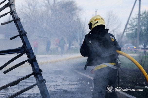 Росіяни вдарили ракетою по Дніпру / © ДСНС