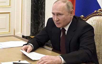 Путін розпочав засідання Радбезу Росії і анонсував розгляд питання "про визнання "ЛДНР"