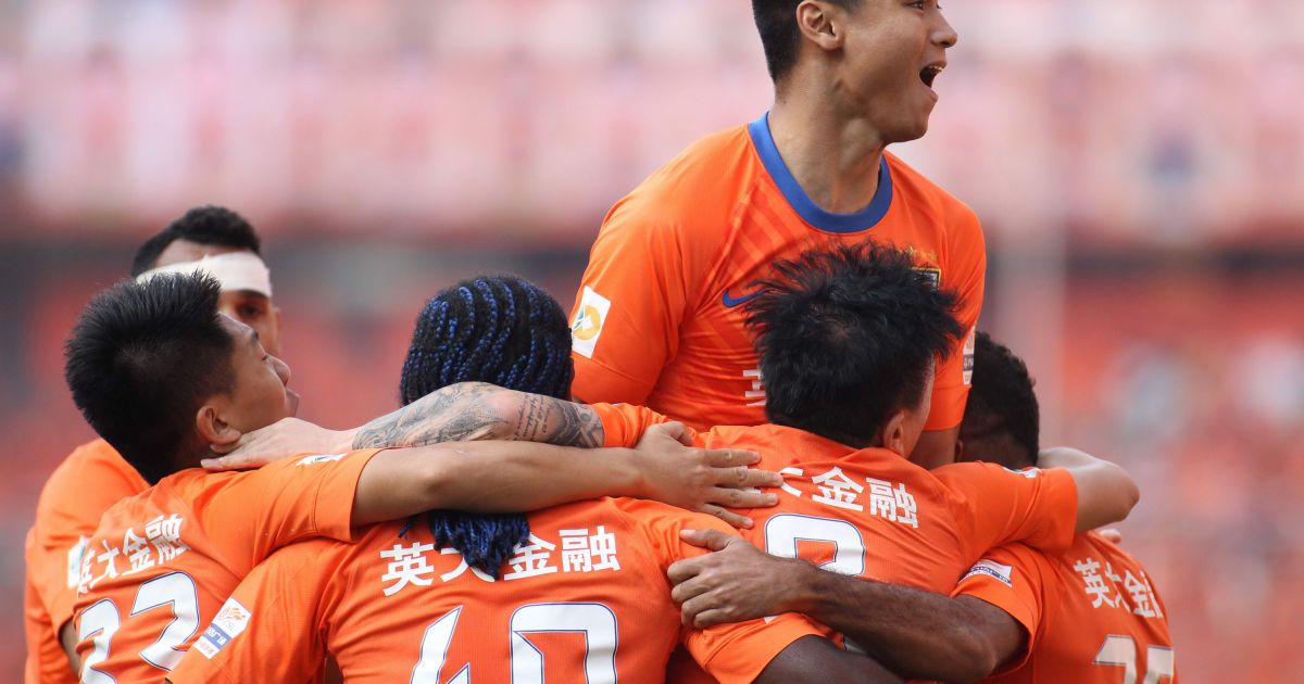 Менджан радіє голу