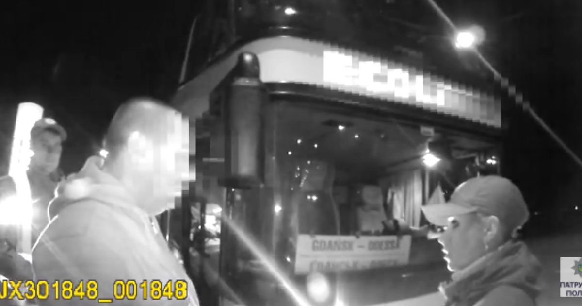 Водій намагався підкупити патрульних