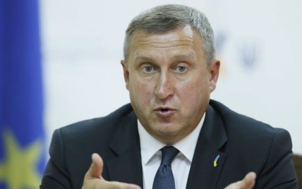 Посольство Украины направило Польше ноту за оскорбительные надписи на консульстве в Жешуве