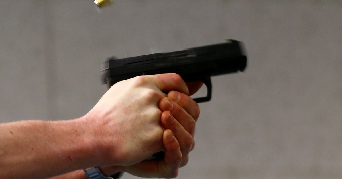 У Києві невідомий, погрожуючи зброєю, пограбував поштове відділення
