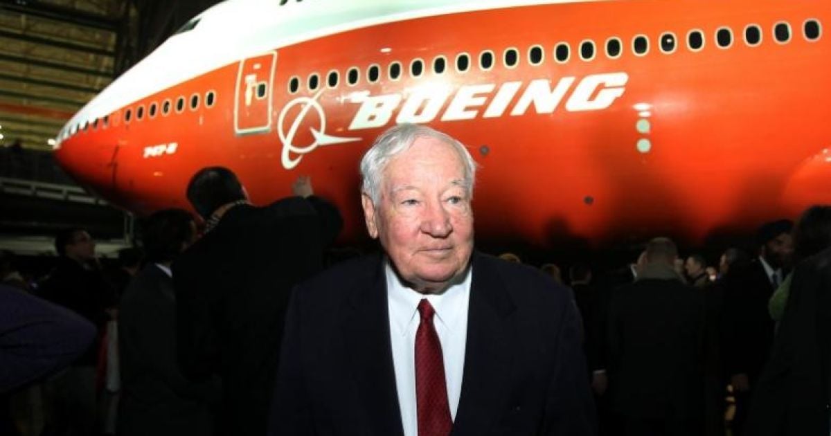 Помер відомий інженер та керівник команди легендарного Boeing-747 Джо Саттер
