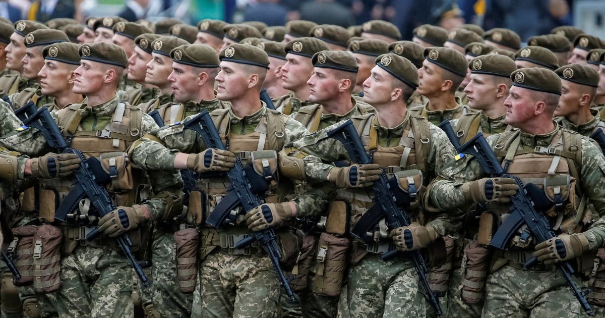 Военный парад в День Независимости 2016 года