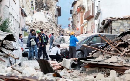 Один погибший и один раненный: в Италии сообщили о последствиях землетрясения