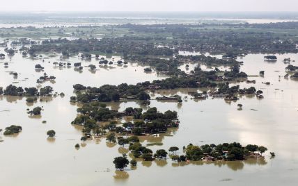 На востоке Индии в результате масштабных наводнений погибло 216 человек