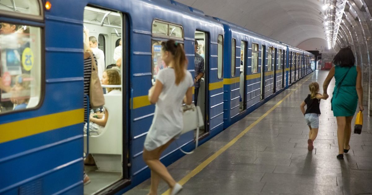 Київське метро відновило рух у звичному режимі