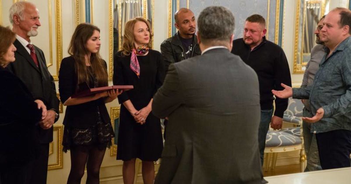 Президент зустрівся з родиною виконавця / © Facebook / Петро Порошенко