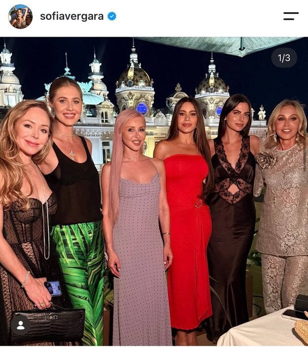 Софія Вергара з подругами / © Instagram Софії Вергари