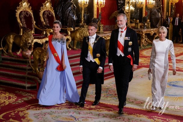 Королева Летиція, Еммануель Макрон, король Філіп VI та Бріжит Макрон / © Associated Press