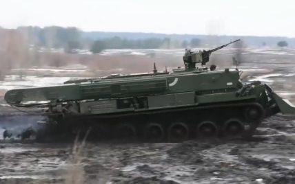 В Украине началось серийное производство боевых машин "Атлет" - Порошенко