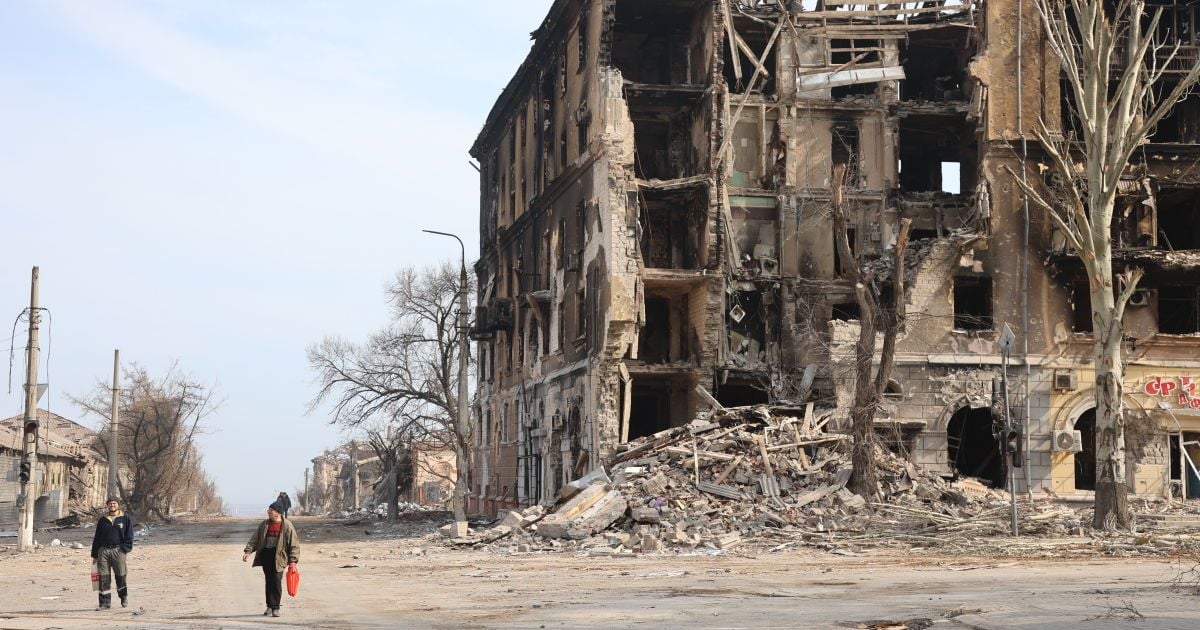 Або важка зброя і літаки від партнерів, або переговори - Зеленський про деокупацію Маріуполя
