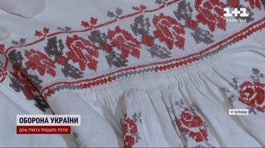 Остатки пепла и дыры от обломков: украинские военные спасли коллекцию уникальных вышиванок