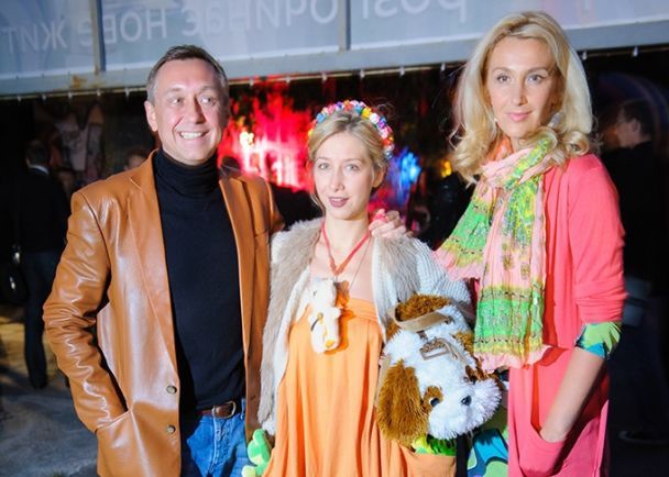 Снежана Егорова и Семен Горов со старшей дочерью Стасей / © 