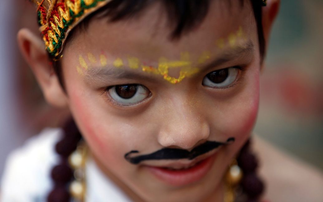 Мальчик, одетый в святого / © Reuters