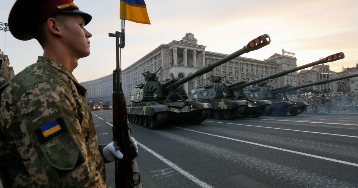 Репетиция самого масштабного военного парада в Киеве прошла со скандалом