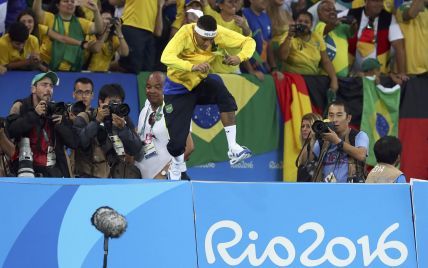 Неймар повздорил с болельщиками после завоевания "золота" на Олимпиаде-2016