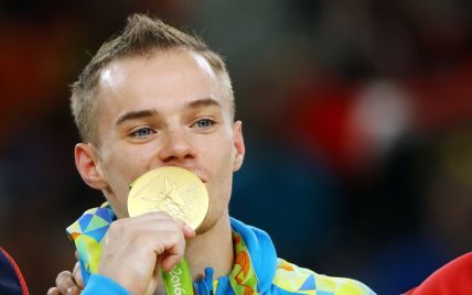 Олімпійського чемпіона Верняєва ледь не розібрали на сувеніри під час фан-зустрічі