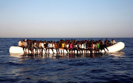 В Средиземноморье спасено более 10 тысяч беженцев за последние двое суток