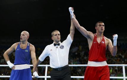Російський тренер розкритикував суддів, які віддали перемогу його боксеру