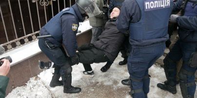 Под судом, где избирают меру пресечения Труханову, произошли столкновения и стрельба